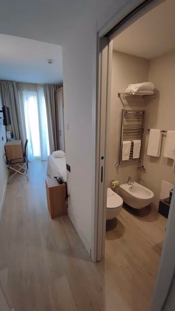 Basic Single Room, 1 Twin Bed, Balcony, Sea View