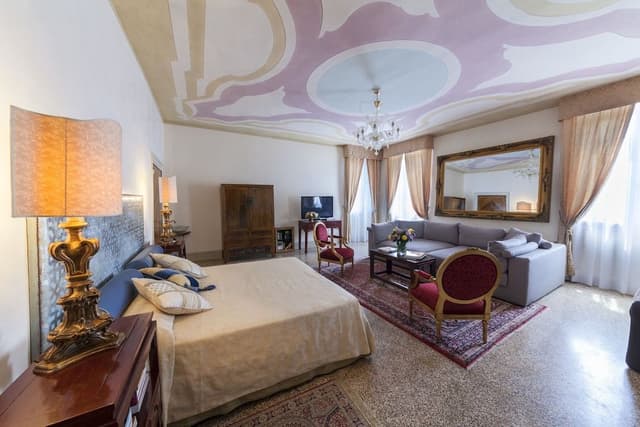 Executive Suite, Canal View (Palazzo Foscolo)