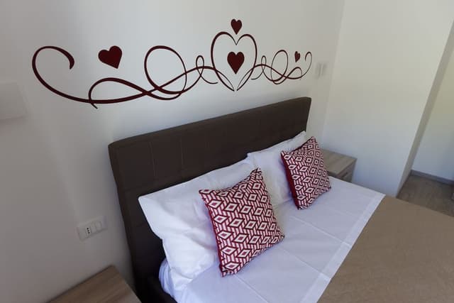 Deluxe Room, 1 Queen Bed, Balcony, City View