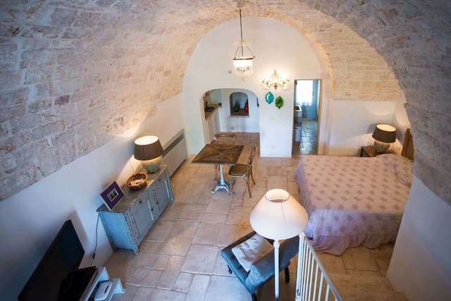 Basic Apartment, Patio