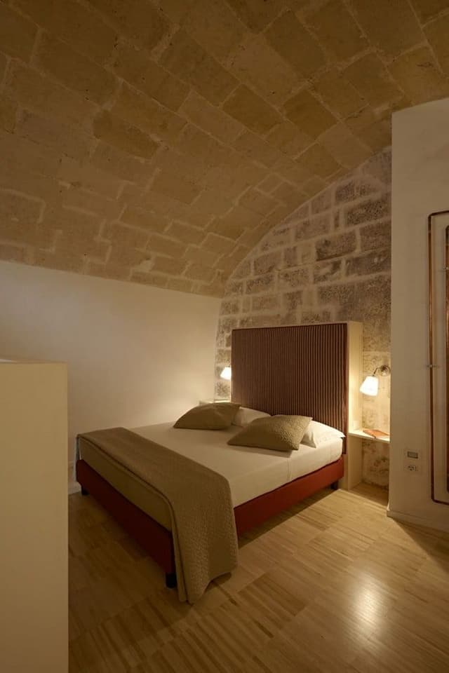Deluxe Suite, Bathtub, City View
