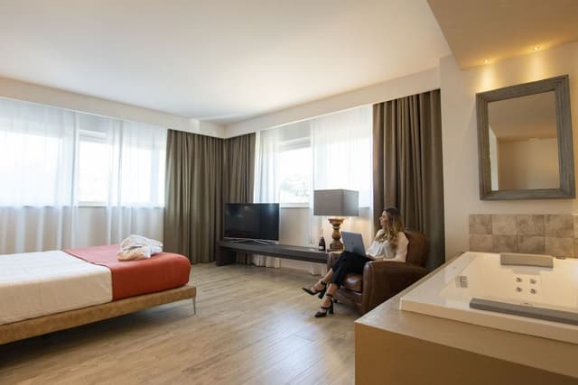 Junior Suite, 1 Queen Bed
