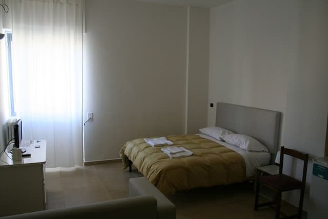 Comfort Studio, 1 Queen Bed, Kitchenette