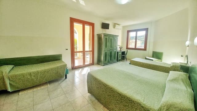 Deluxe Quadruple Room
