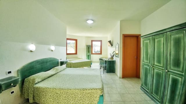 Family Room, 1 Bedroom, Pool View