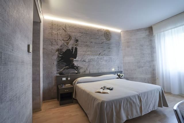 Standard Double Room (balcone vista mare parziale)