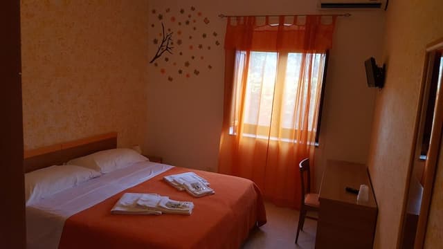 Double Room, Connecting Rooms