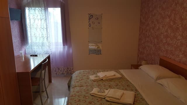 Double Room, Connecting Rooms