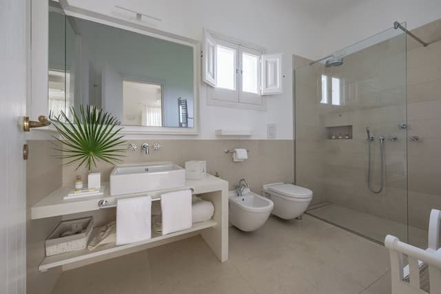 Suite, Sea View