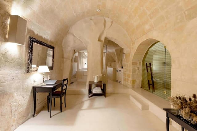 Grotta Patio