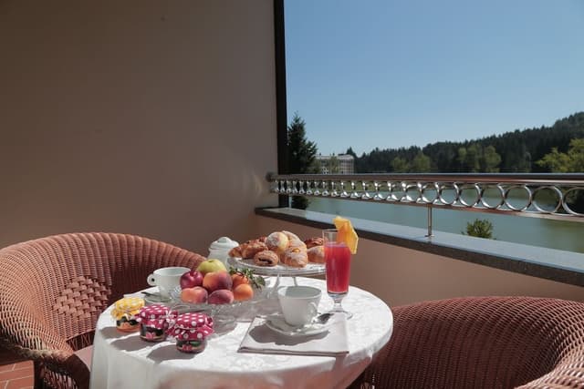 Superior Triple Room, Lake View