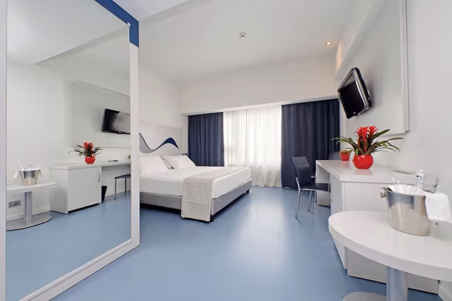 Junior Studio Suite, 1 Double or 2 Twin Beds, Non Smoking, City View