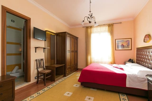 Superior Triple Room, Ensuite, City View