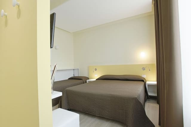 Studio (3 Adults)