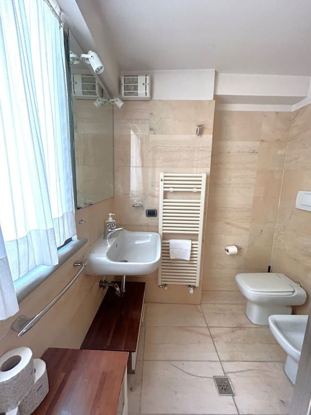 Panoramic Condo, City View