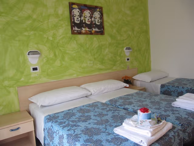Triple Room, Balcony