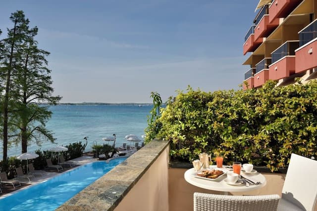 Superior Double Room, Balcony, Partial Lake View