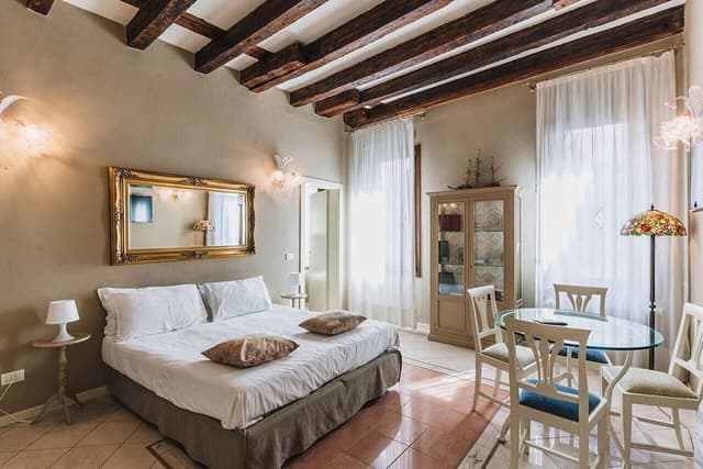 Economy Apartment, Courtyard Area (Corte)