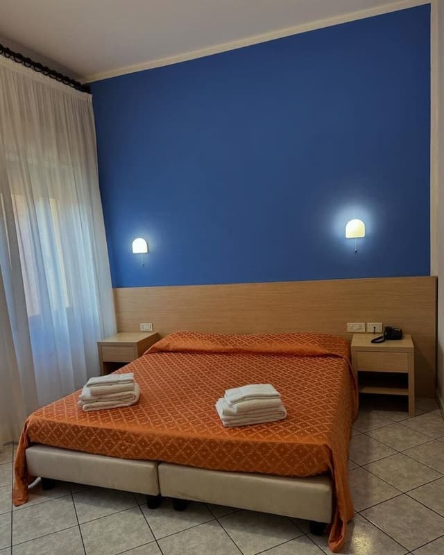 Double Room, 1 King Bed