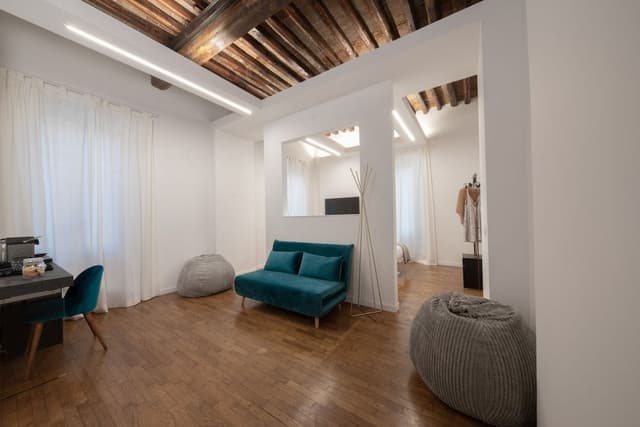 Deluxe Room (6)