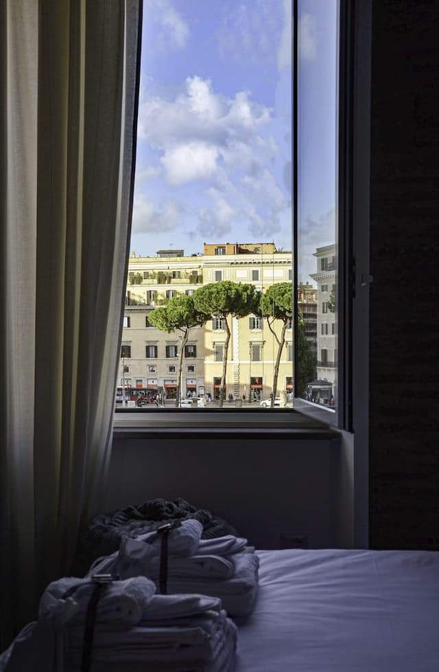 Superior Room, City View (2)