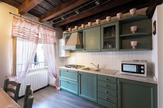 Apartment (TEATRO Via Torquato Tasso 4)