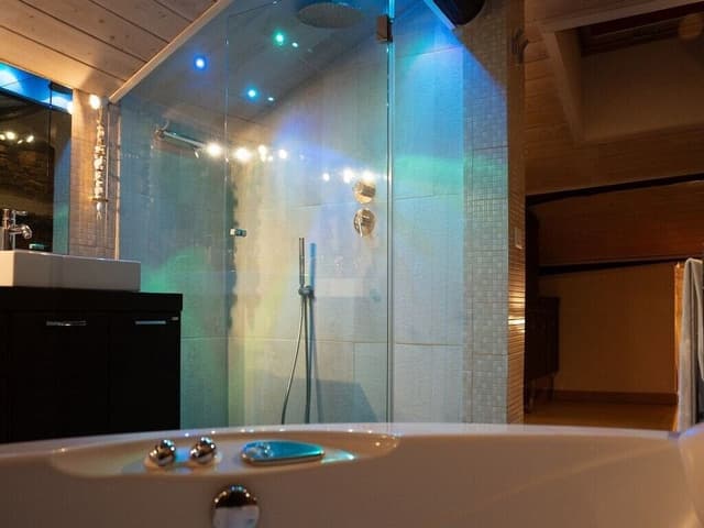 Luxury Suite, Hot Tub
