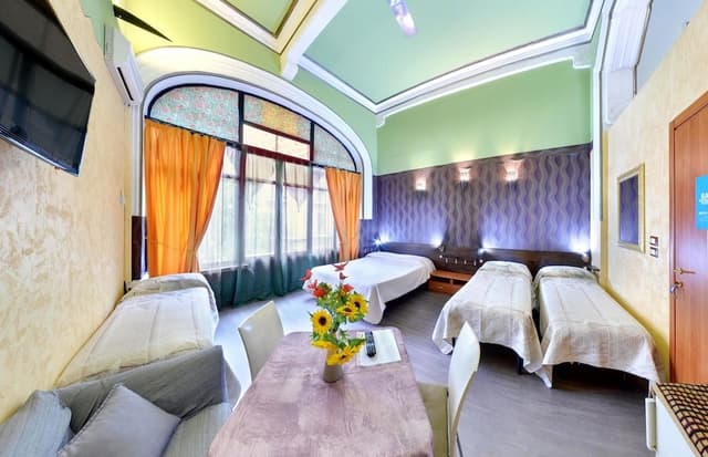 Family Room (5 people Private External Bathroom)