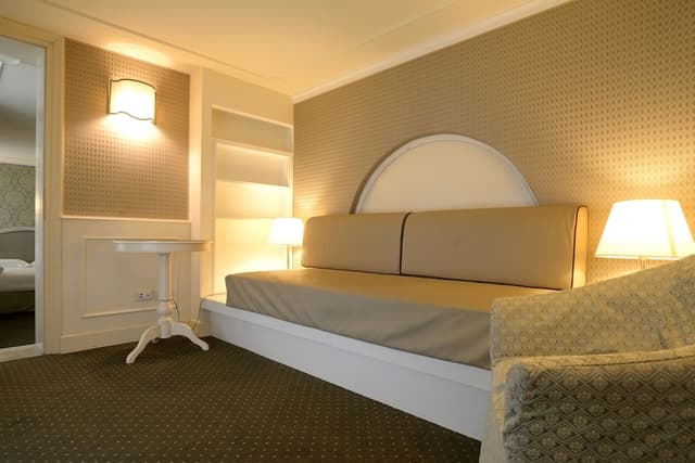 Suite, Canal View
