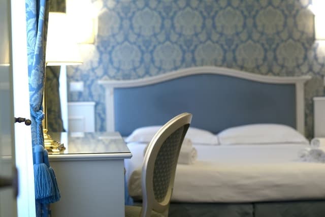 Deluxe Double Room, Canal View
