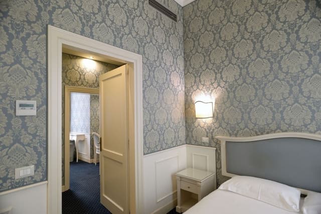 Suite, Canal View