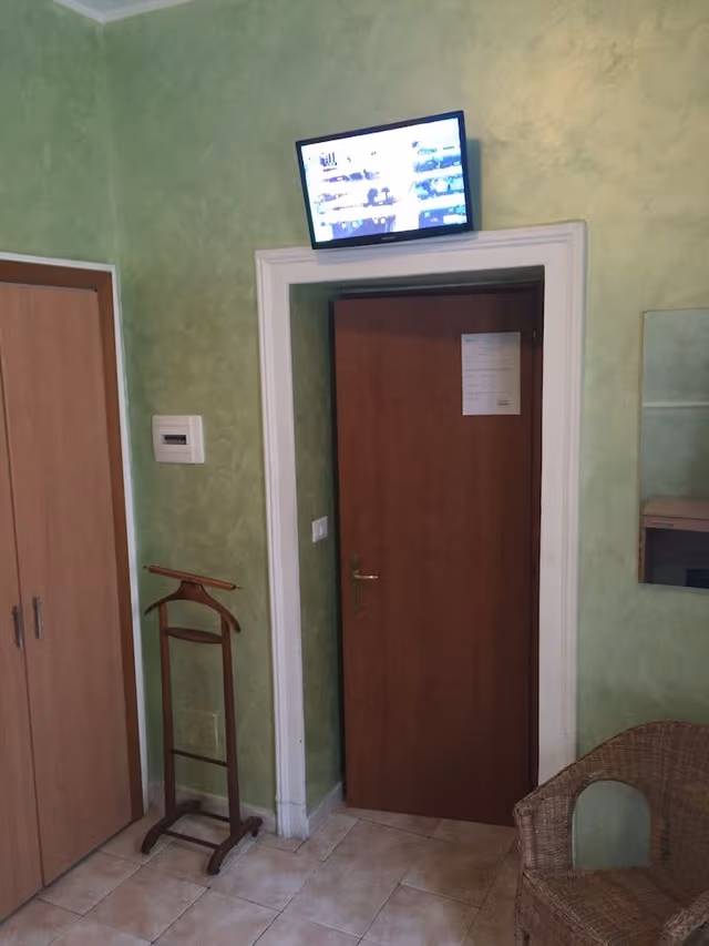 Economy Single Room, Shared Bathroom