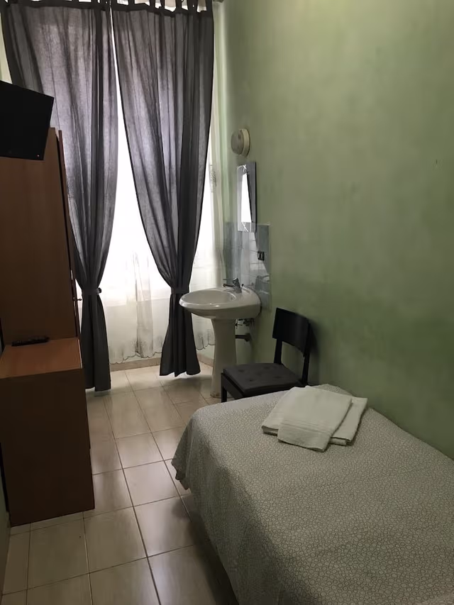 Economy Single Room, Shared Bathroom