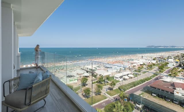 Luxury Suite (Luna)