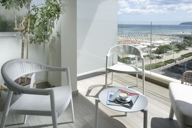 Luxury Suite (Alba)