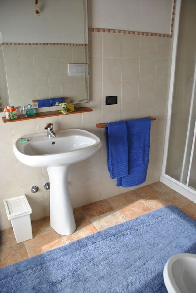 Triple Room, Shared Bathroom
