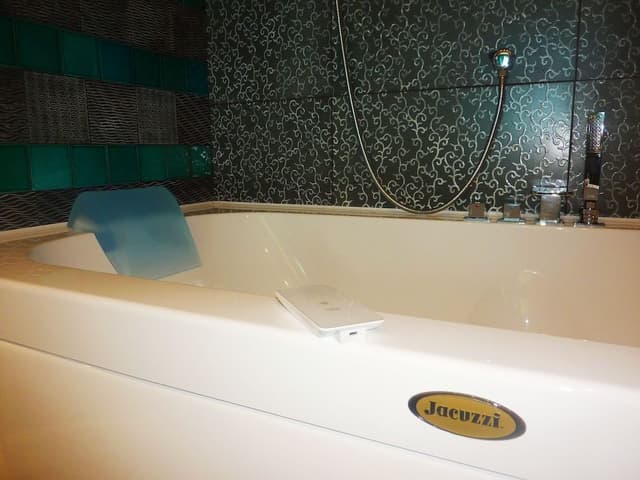 Deluxe Double Room, 1 King Bed, Balcony, Sea Facing