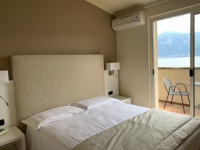 Panoramic Room, Balcony, Lake View (Attic)