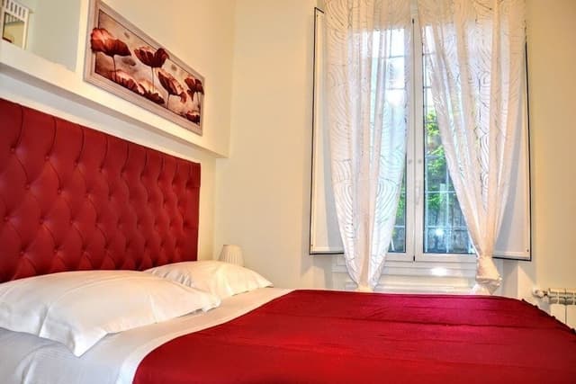 Classic Double Room, 1 Bedroom, Private Bathroom, City View