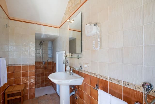 Family Room, 2 Bathrooms