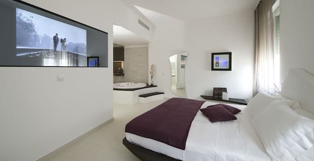 Luxury Apartment, Jetted Tub