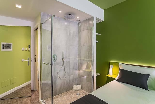 Suite, Jetted Tub
