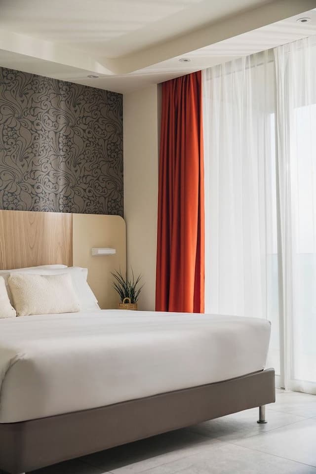 Suite, Sea View