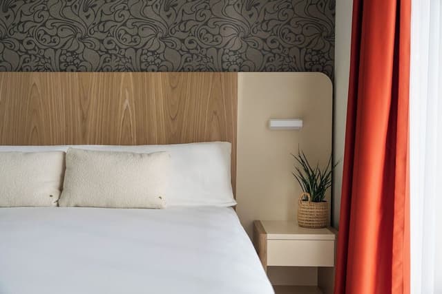 Suite, Sea View
