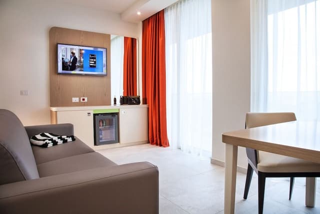 Suite, Sea View