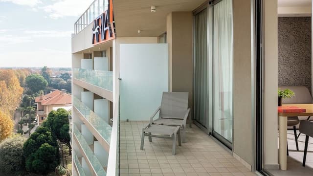 Suite, Sea View