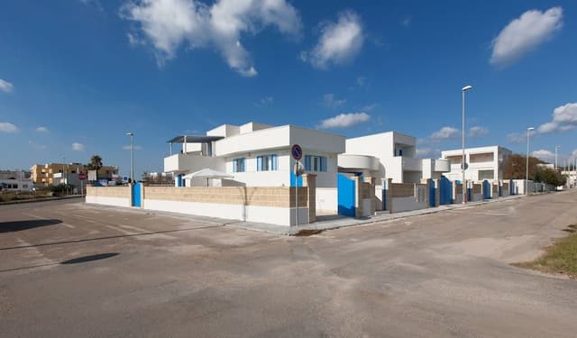 Comfort House, 4 Bedrooms, Kitchen