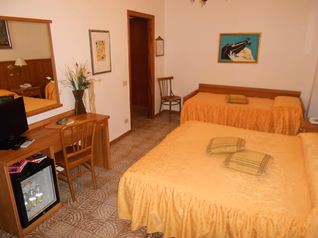Triple Room