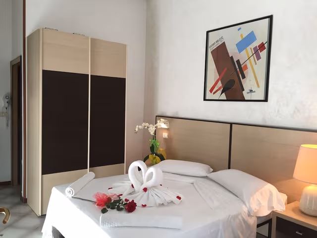 Standard Double or Twin Room, Pool View
