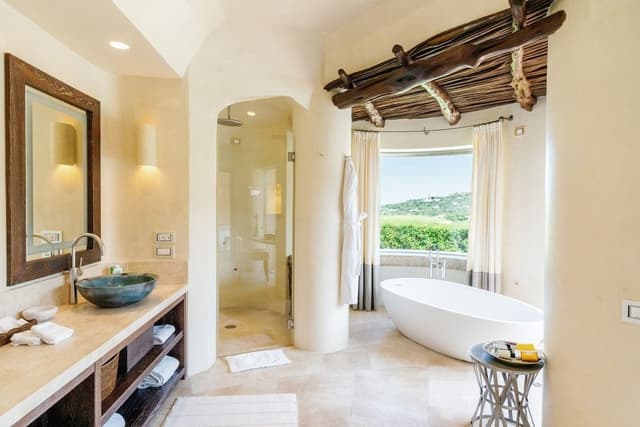 Suite (Pool Suite)